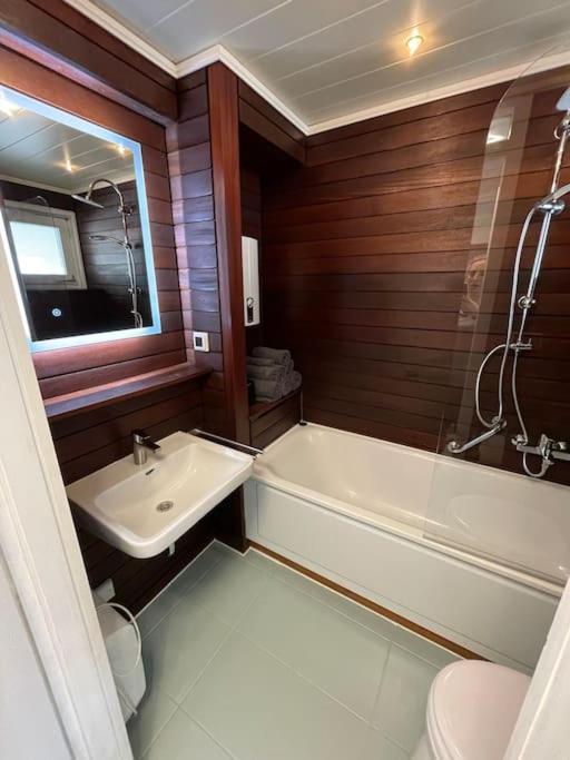 Ferienwohnung Auszeit ซัสบาควัลเดิน ภายนอก รูปภาพ